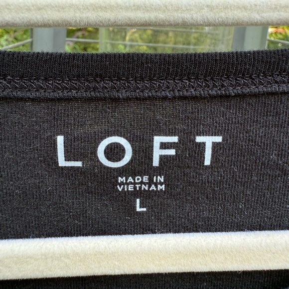 LOFT Black Short Sleeve Tee - Picture 2 of 5